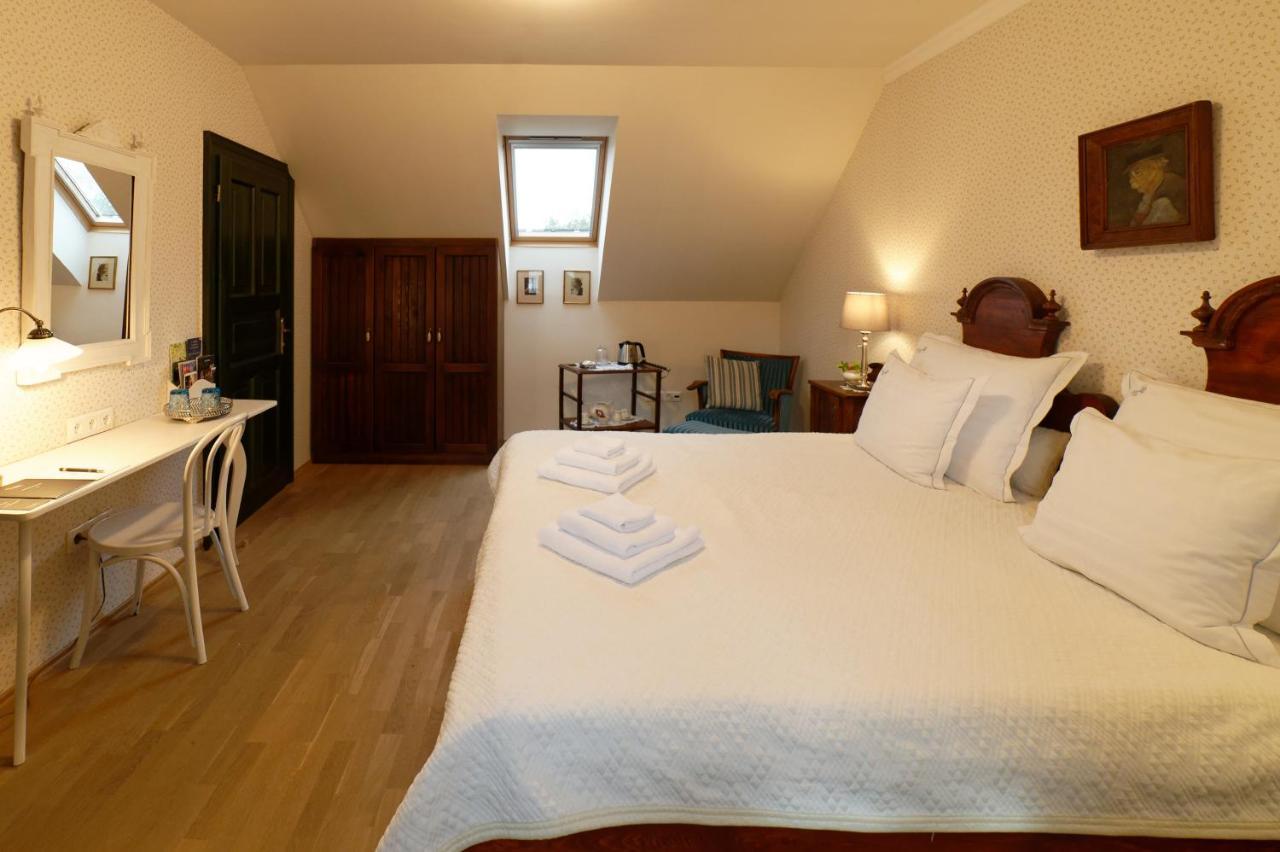 Kosbor Panzio Bed & Breakfast Magyarszombatfa Exterior photo