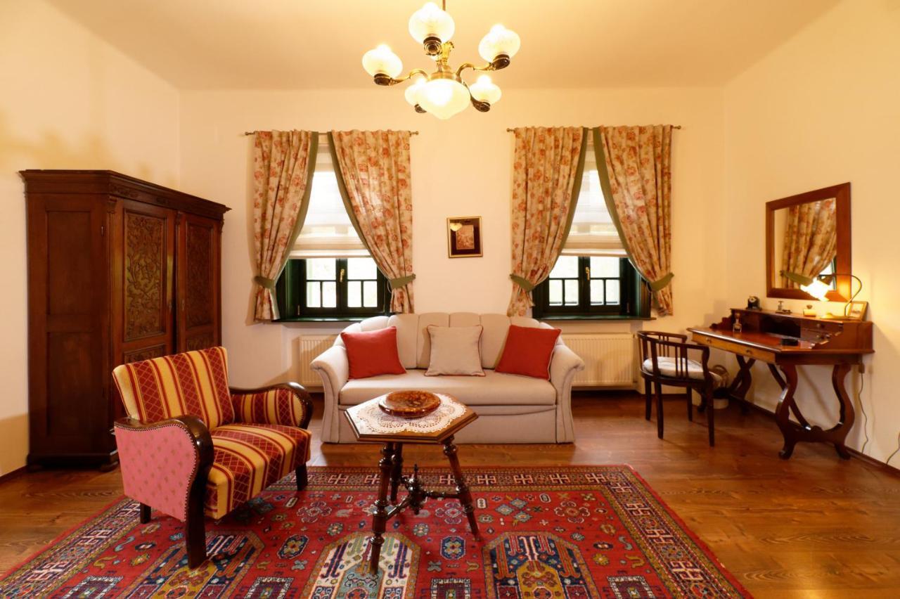 Kosbor Panzio Bed & Breakfast Magyarszombatfa Exterior photo